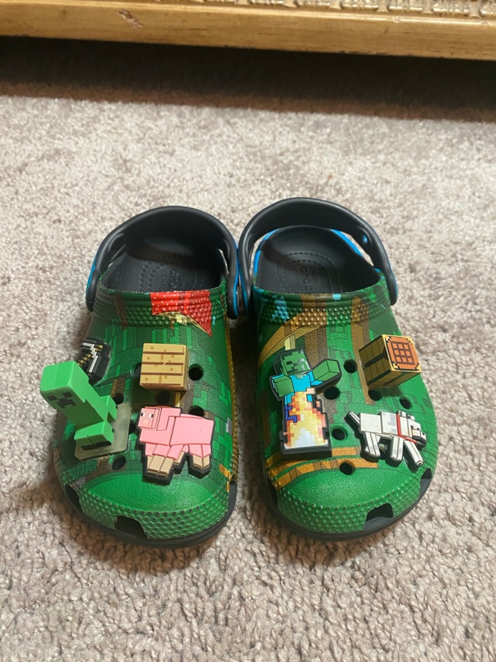 Limited edition CROCS x Minecraft Kids Green Graphic Clogs with Jibbitz